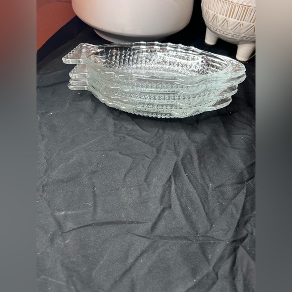 Set of 4 Glassbake Fish Plates - Picture 2 of 5